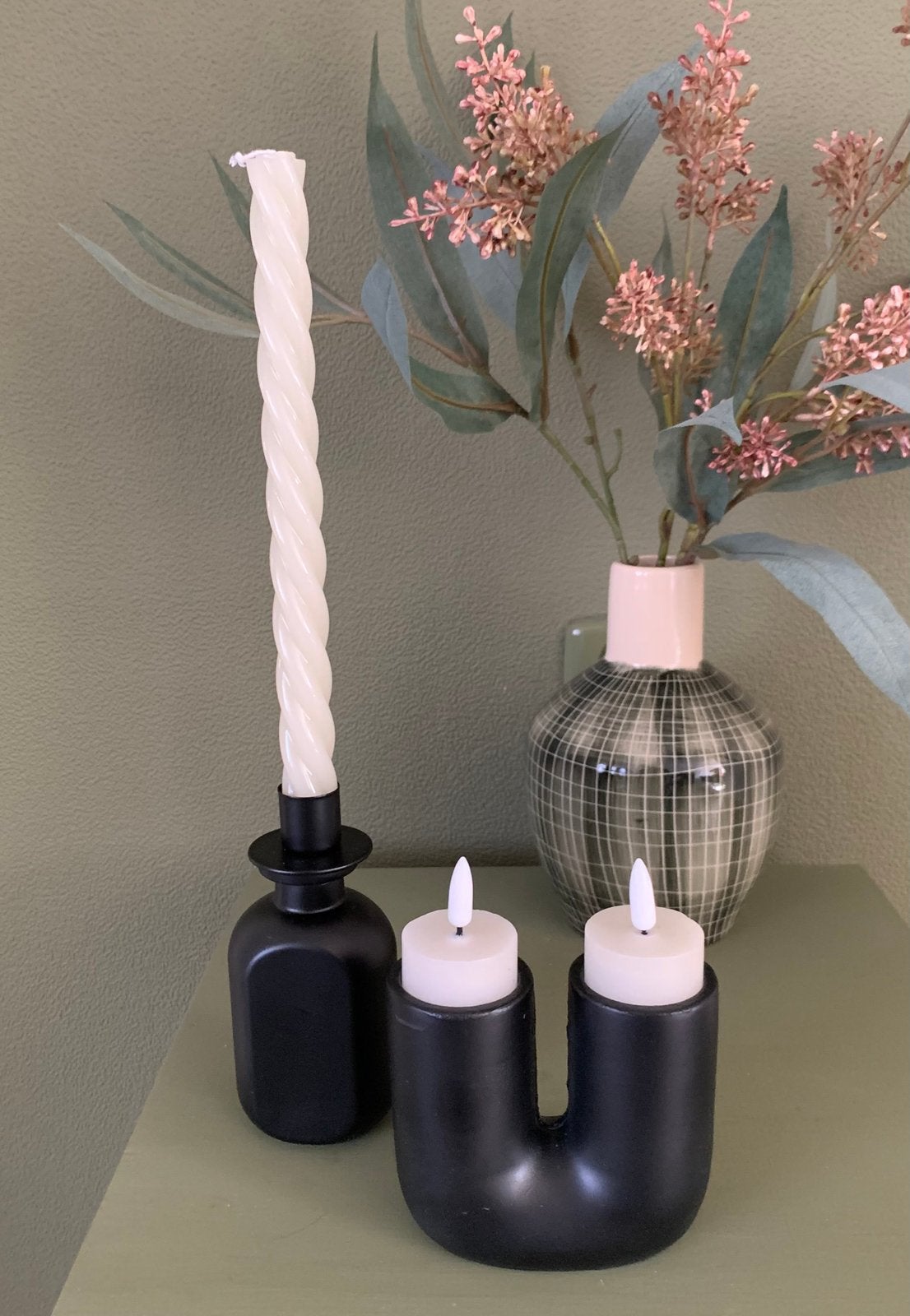Set van 2 zwarte kandelaars Nieuw, Huis en Inrichting, Woonaccessoires | Kandelaars en Kaarsen, Ophalen of Verzenden, Nieuw, Kandelaar