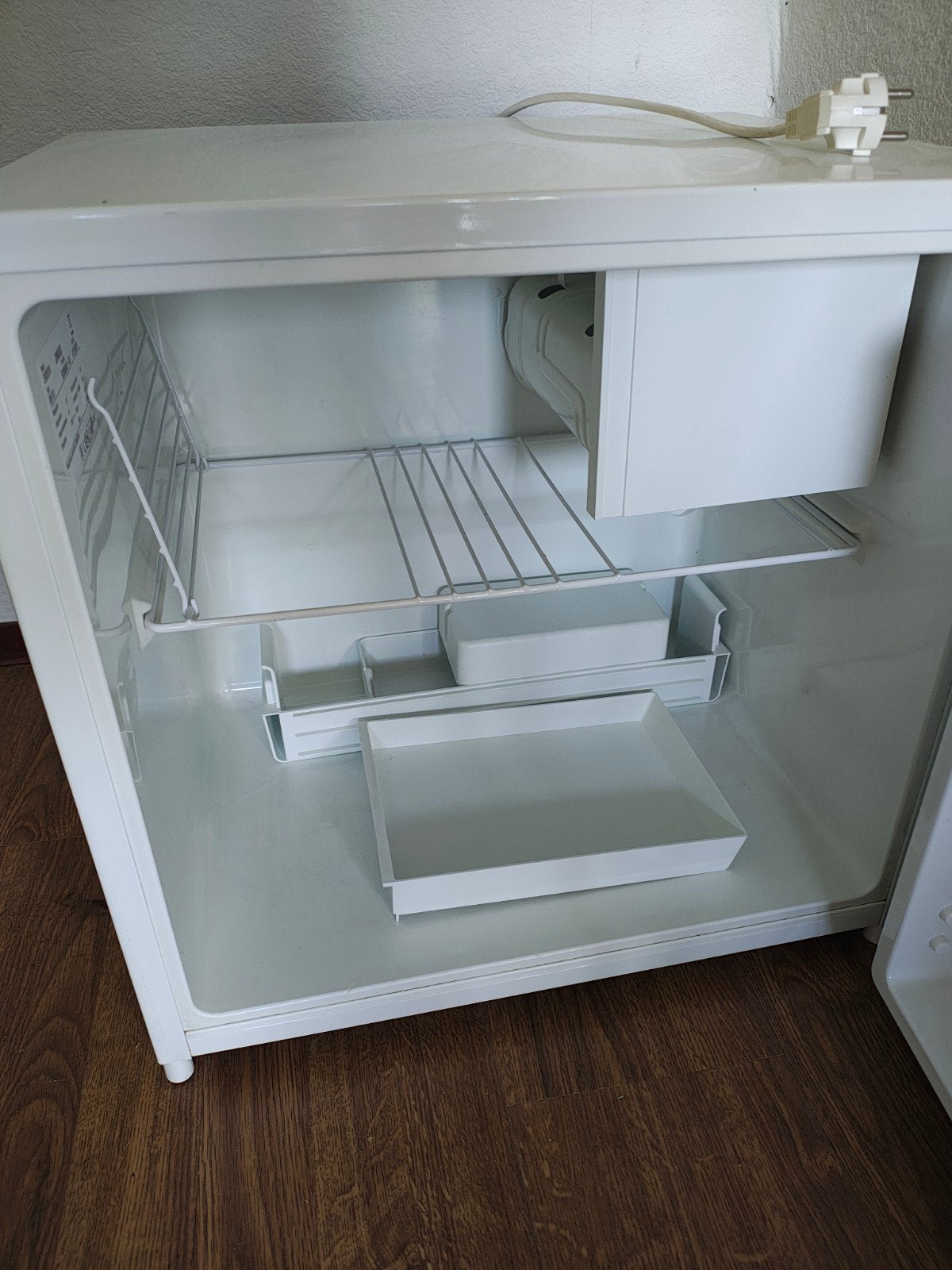 Zanussi mini koelkast met vriesvak - Ideaal  kleine ruimt, Witgoed en Apparatuur, Ophalen, Gebruikt, Minder dan 75 liter, Met vriesvak