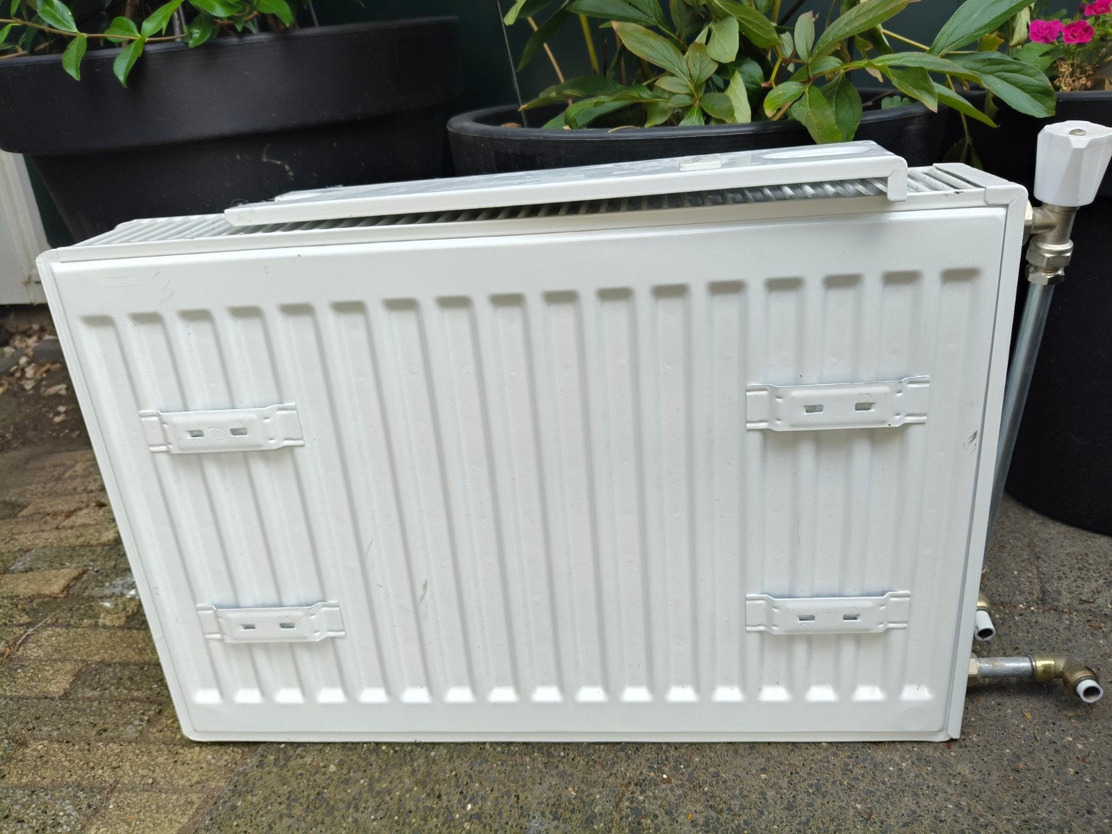 Plieger radiator 60cm voor wandbevestiging - Wit, Doe-het-zelf en Verbouw, Verwarming en Radiatoren, Ophalen, 30 tot 80 cm, Radiator