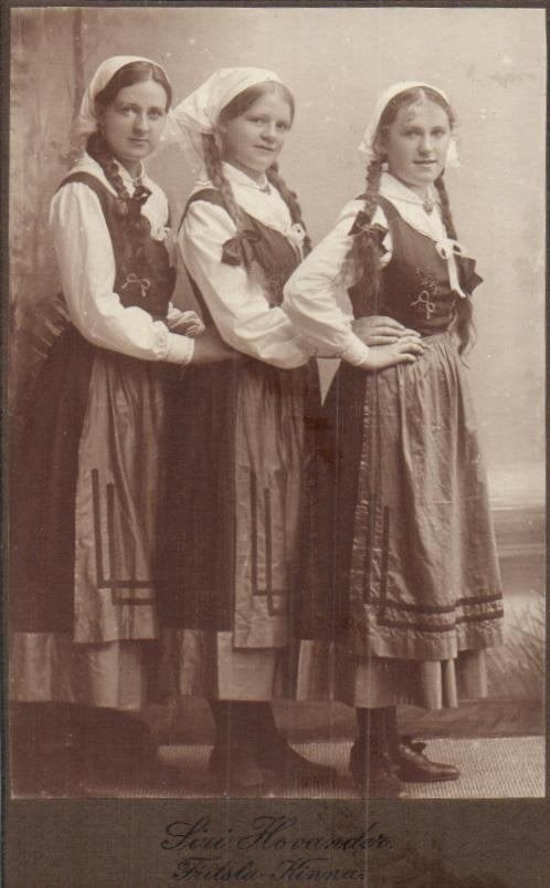 CDV - 3 Vrouwen in Volksdracht - Siri Hovander - Fritsla, Verzenden, Foto, Nieuw, Buitenland