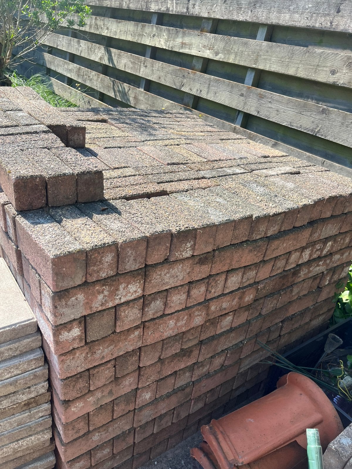 Gratis | klinkers/straatstenen, Ophalen, Zo goed als nieuw, Beton, Klinkers