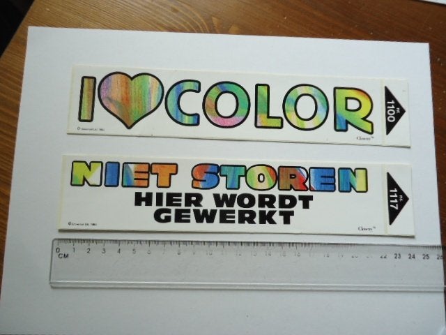 sticker 1985 NIET STOREN werk retro COLOR kleur groot, Verzenden, Zo goed als nieuw