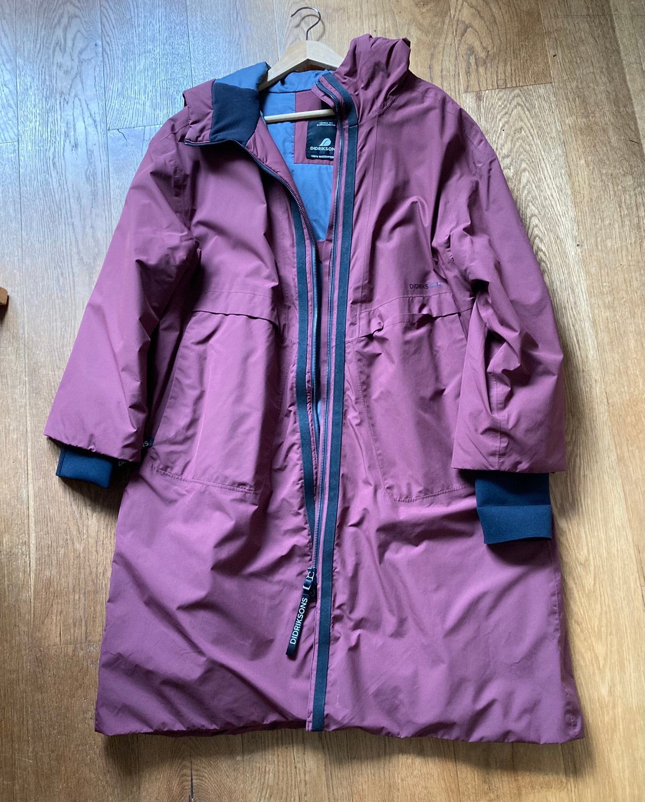 DIDRIKSONS Aino maat 44 wind- & waterdicht lichtgewicht, Kleding | Dames, Ophalen of Verzenden, Gedragen, Maat 42/44 (L), Rood
