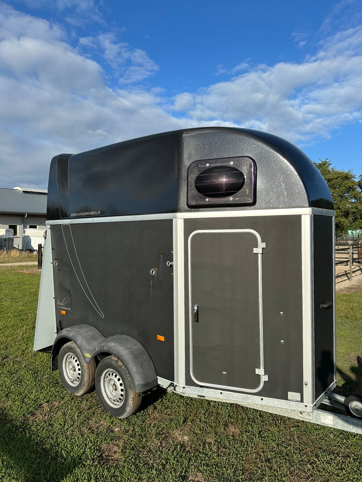 Humbaur Single 1,5-paards trailer | zadelkamer, Ophalen, Gebruikt, Hout, 1½-paards trailer