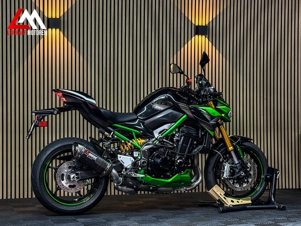 KAWASAKI Z900 SE PERFORMANCE - Akrapovic - 2024 - Nieuwstaat, 4 cilinders, 948 cc, Bedrijf, Onbekend