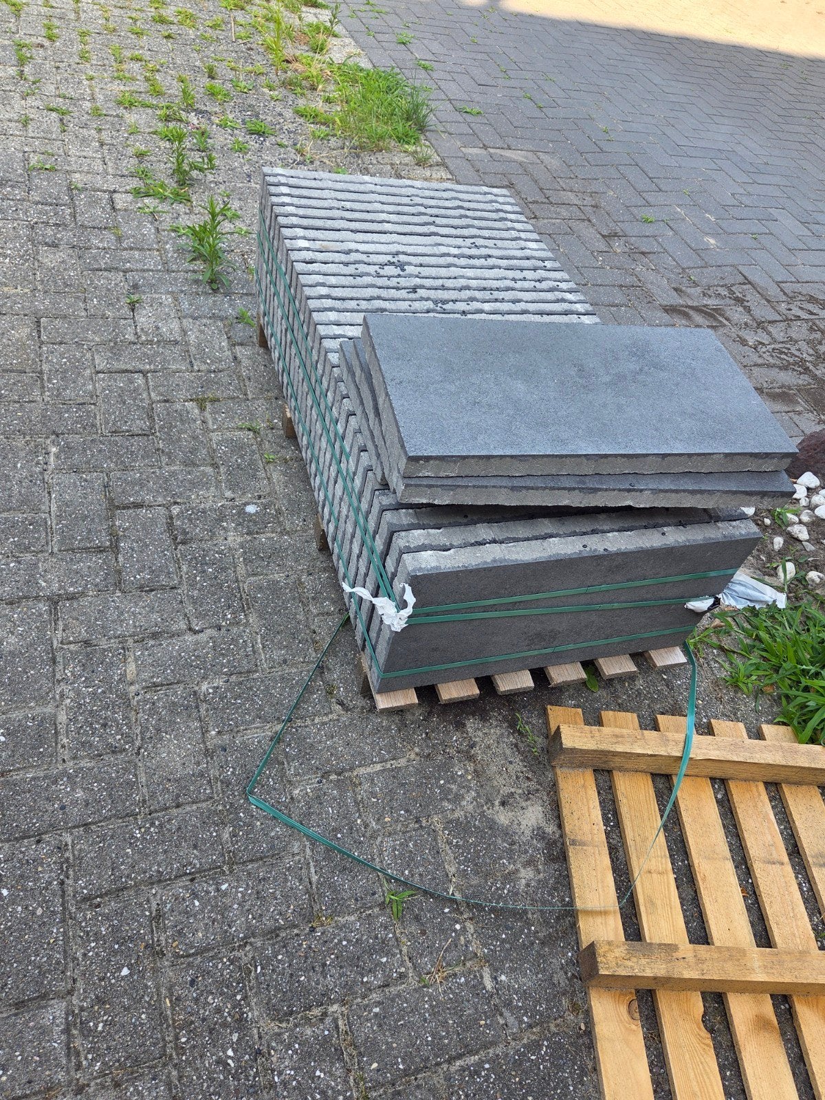 28 NIEUWE betonnen terrastegels, Tuin en Terras, Ophalen, Nieuw, 5 tot 10 m², Beton