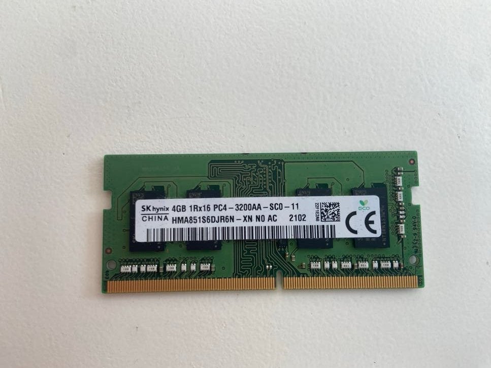 SK Hynix 4GB DDR4 RAM PC4-3200AA Laptop Geheugen, DDR4, Ophalen of Verzenden, Zo goed als nieuw, Laptop