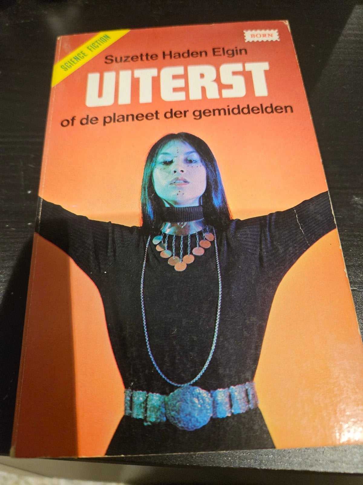 Uiterst of de planeet der gemiddelden - Suzette Haden Elgin, Ophalen of Verzenden, Gelezen, Suzette Haden Elgin