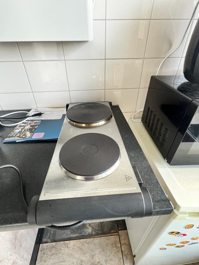 KitchenBrothers Elektrische Kookplaat 2 Pitten, Witgoed en Apparatuur, Kookplaten, Ophalen, Gebruikt, 3 kookzones of minder, Vrijstaand
