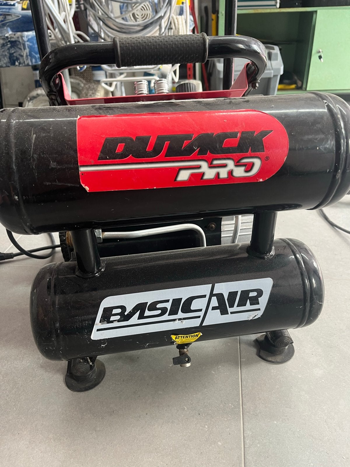 Dutack Pro Basic Air Compressor, Ophalen, 10 bar of meer, Zo goed als nieuw, Minder dan 200 liter/min