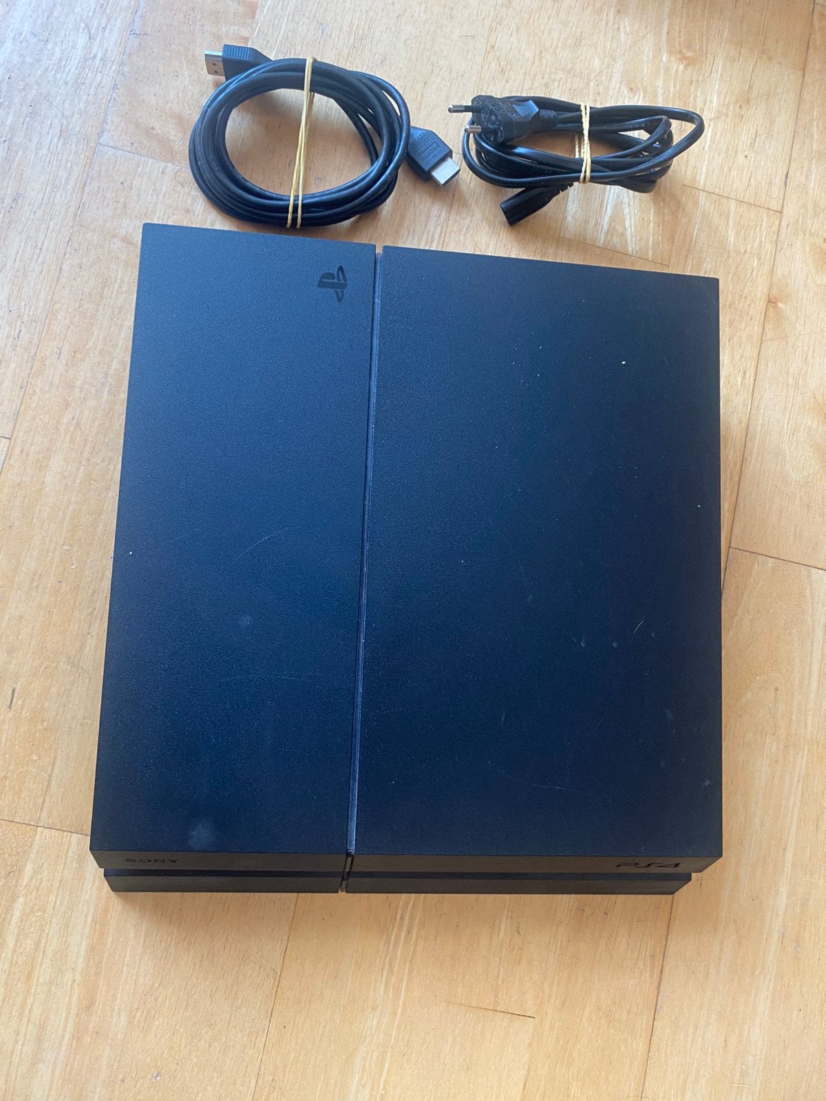 PS4 1 TB zonder controller, 1 speler, Ophalen, Zo goed als nieuw, Vanaf 3 jaar