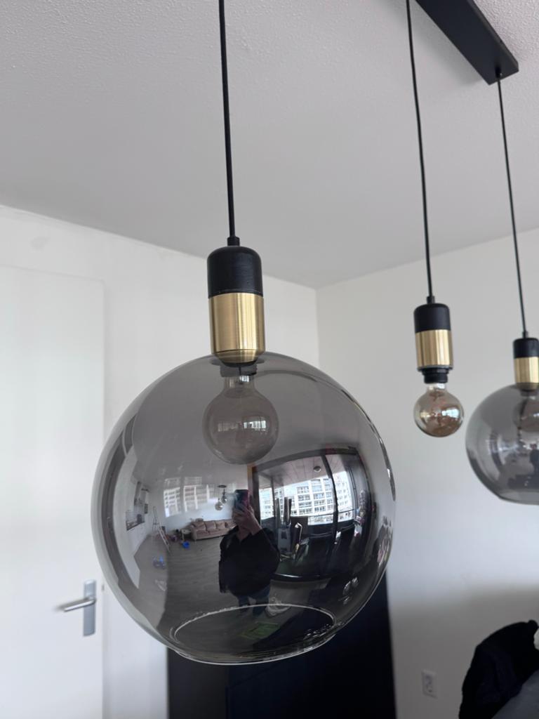 Mooie lampen van Rietveld te koop (één bol kapot), Huis en Inrichting, Lampen | Hanglampen, Ophalen, Gebruikt, Glas, 75 cm of meer