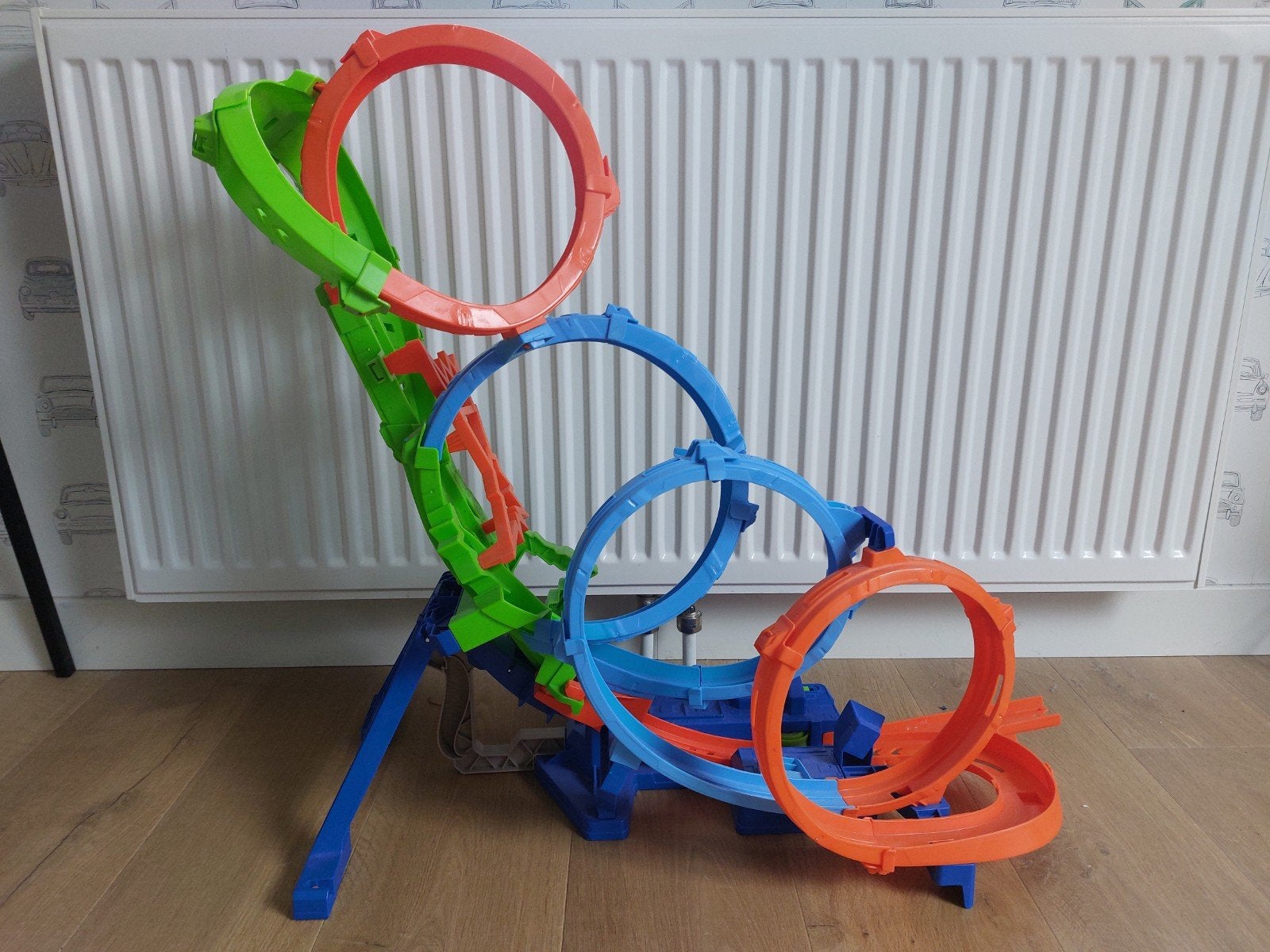 Hot Wheels Action 4-Loopings Crash Danger Trackset, Ophalen, Racebaan, Zo goed als nieuw, Hot Wheels