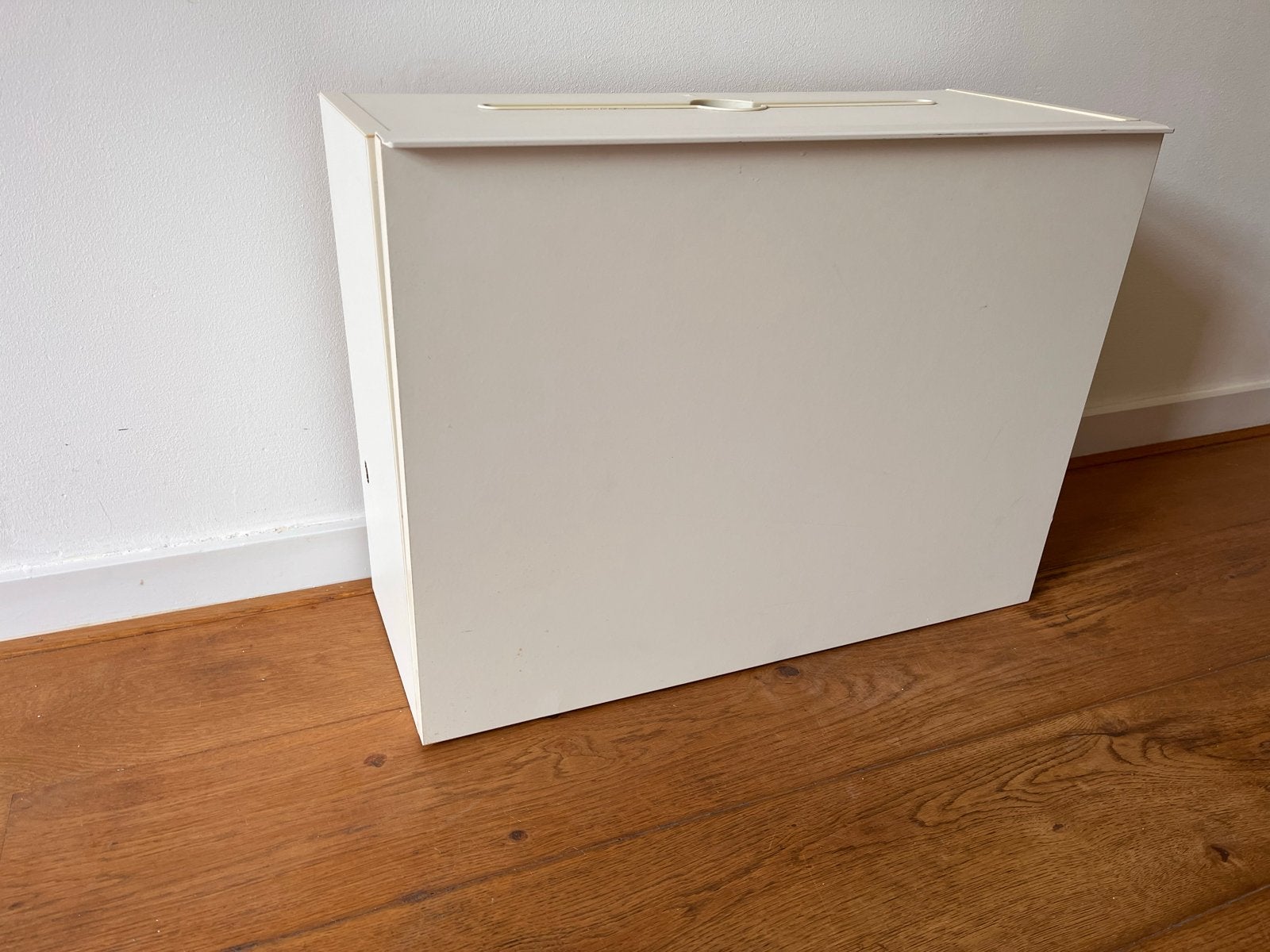 IKEA Ludvig laptop kastje/tafeltje - wandmontage, Ophalen, Gebruikt, Minder dan 70 cm, Minder dan 40 cm