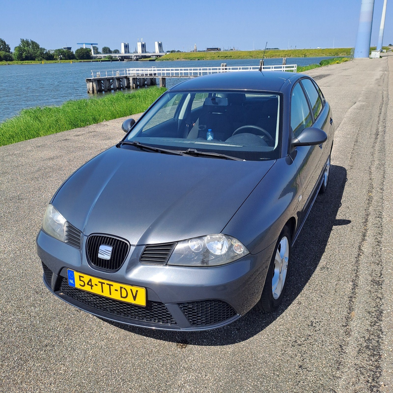 Seat Ibiza 1.4 16V 63KW 5DRS 2007 Grijs, Auto's, Voorwielaandrijving, 40 €/maand, Zwart, Ibiza