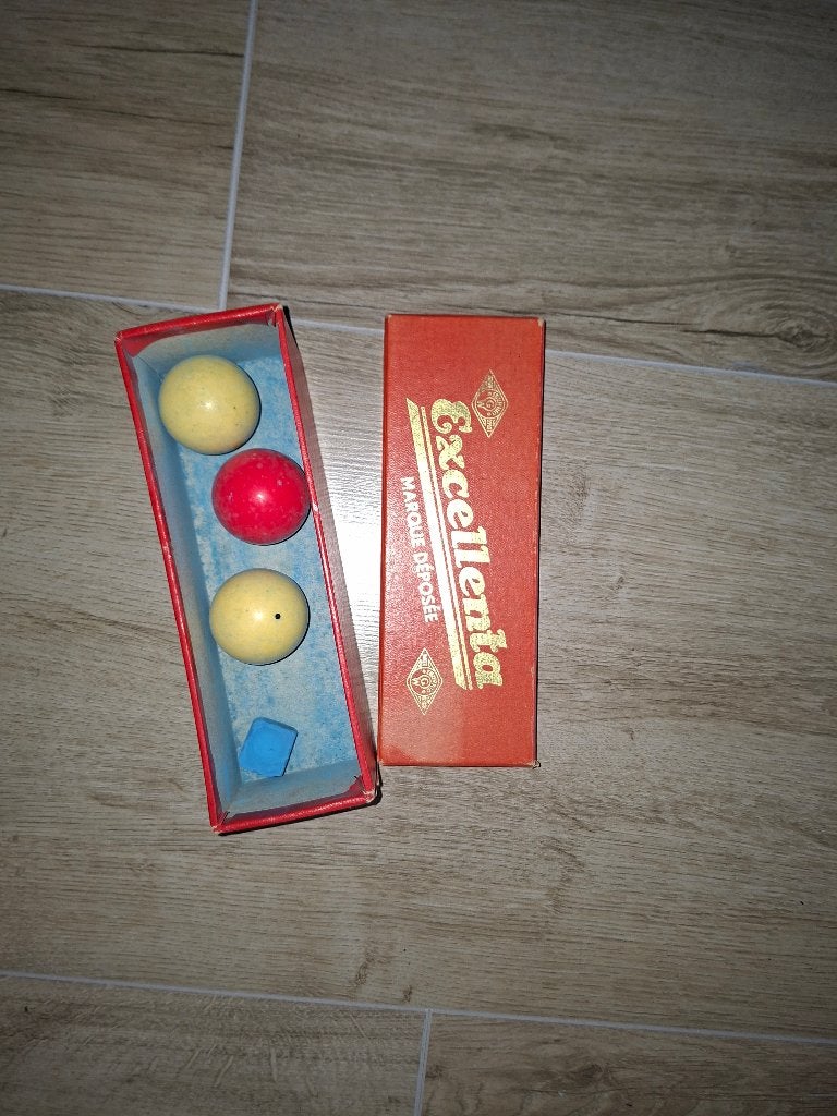 biljartballen Excellenta Kleine maat In originele doos, Ophalen of Verzenden, Gebruikt, Keu of Ballen