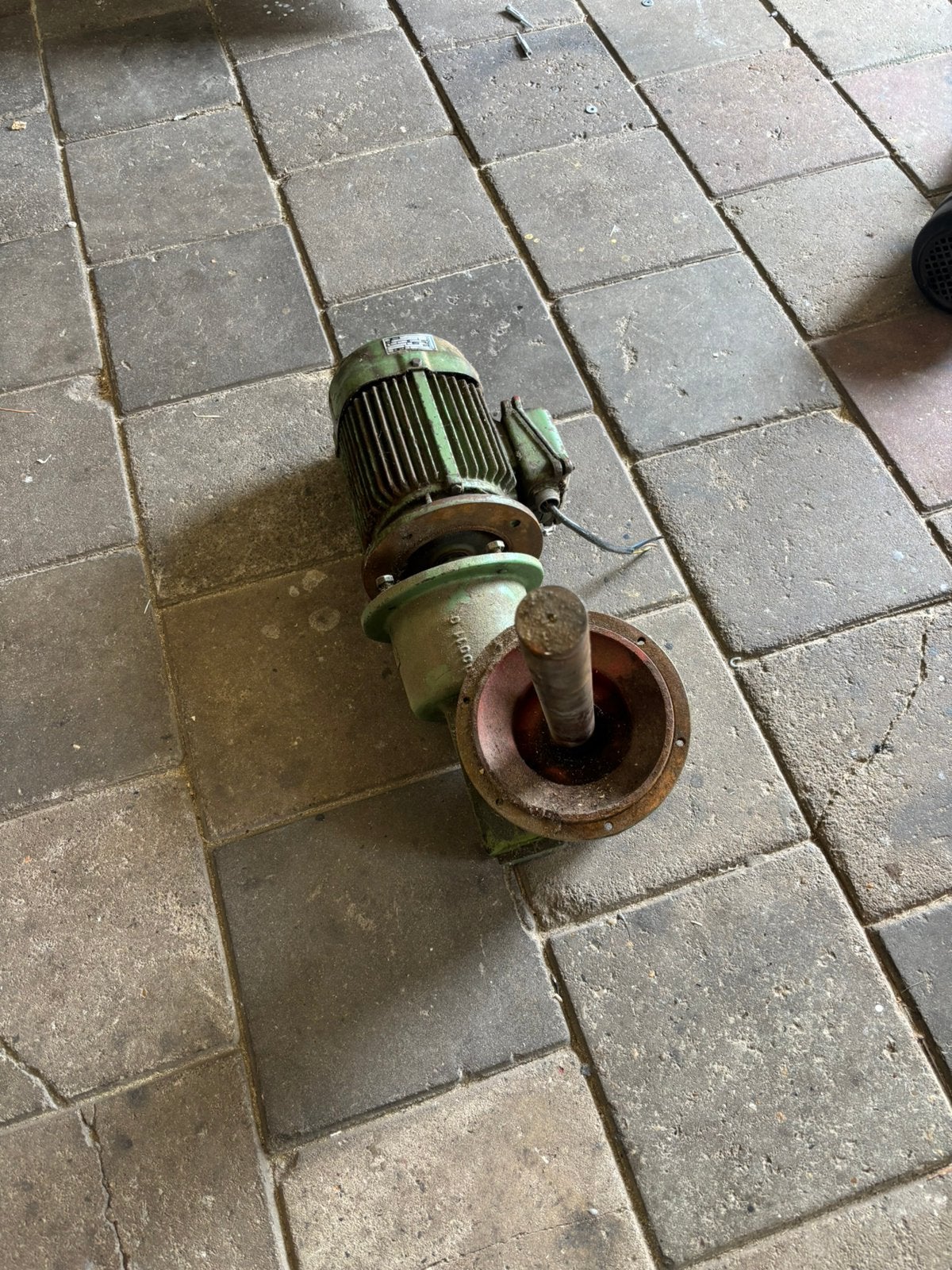 Elektromotor met vertragingskast, Ophalen, Zo goed als nieuw