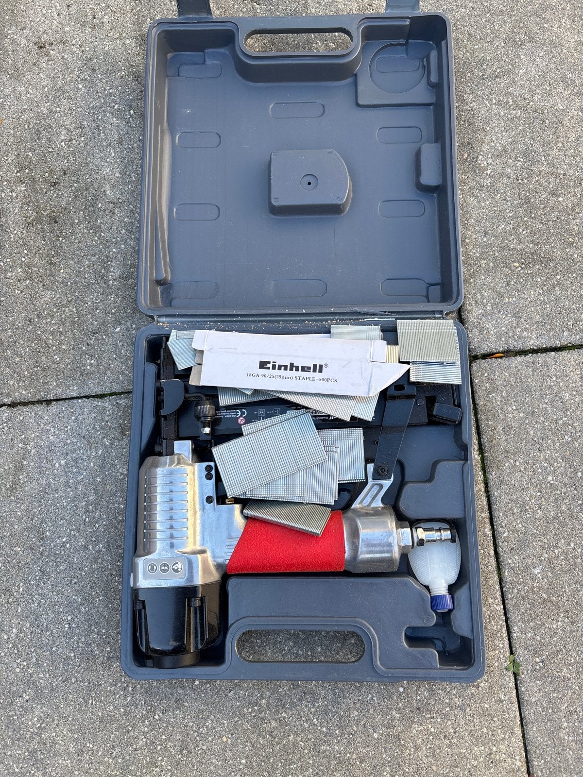 Einhell tacker met nietjes en spijkers in koffer, Ophalen of Verzenden, Gebruikt, Tacker/nietmachine