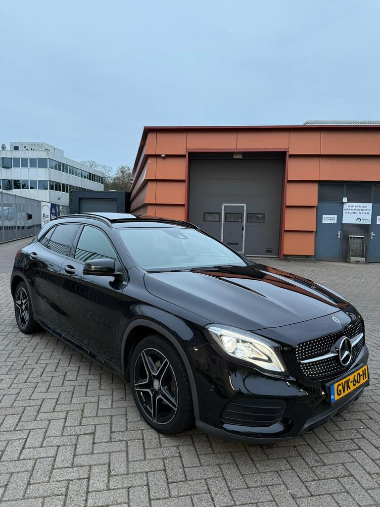 Mercedes GLA 200 AMG pakket  Panoramadak automaat a45, Auto's, Mercedes-Benz, Particulier, GLA, Benzine, SUV of Terreinwagen, Automaat