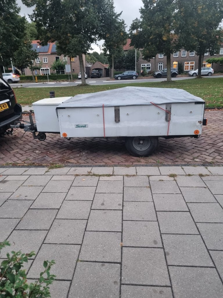 Aanhangwagen met Oplooprem, Ophalen