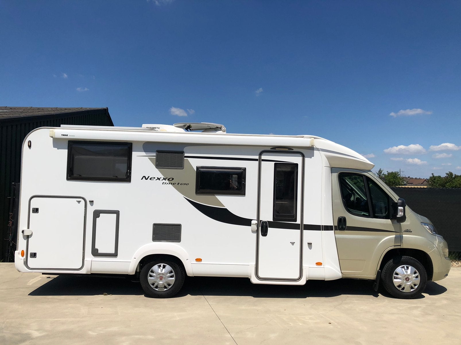 Smetteloze Burstner Nexxo Time T690 ENKELE BEDDEN VOLL!!, Caravans en Kamperen, Campers, 7 tot 8 meter, Particulier, Half-integraal