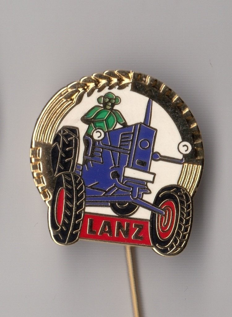 Lanz Tractor emaille speldje, Gebruikt, Niet vindbaar, Niet vindbaar, Speldje of Pin