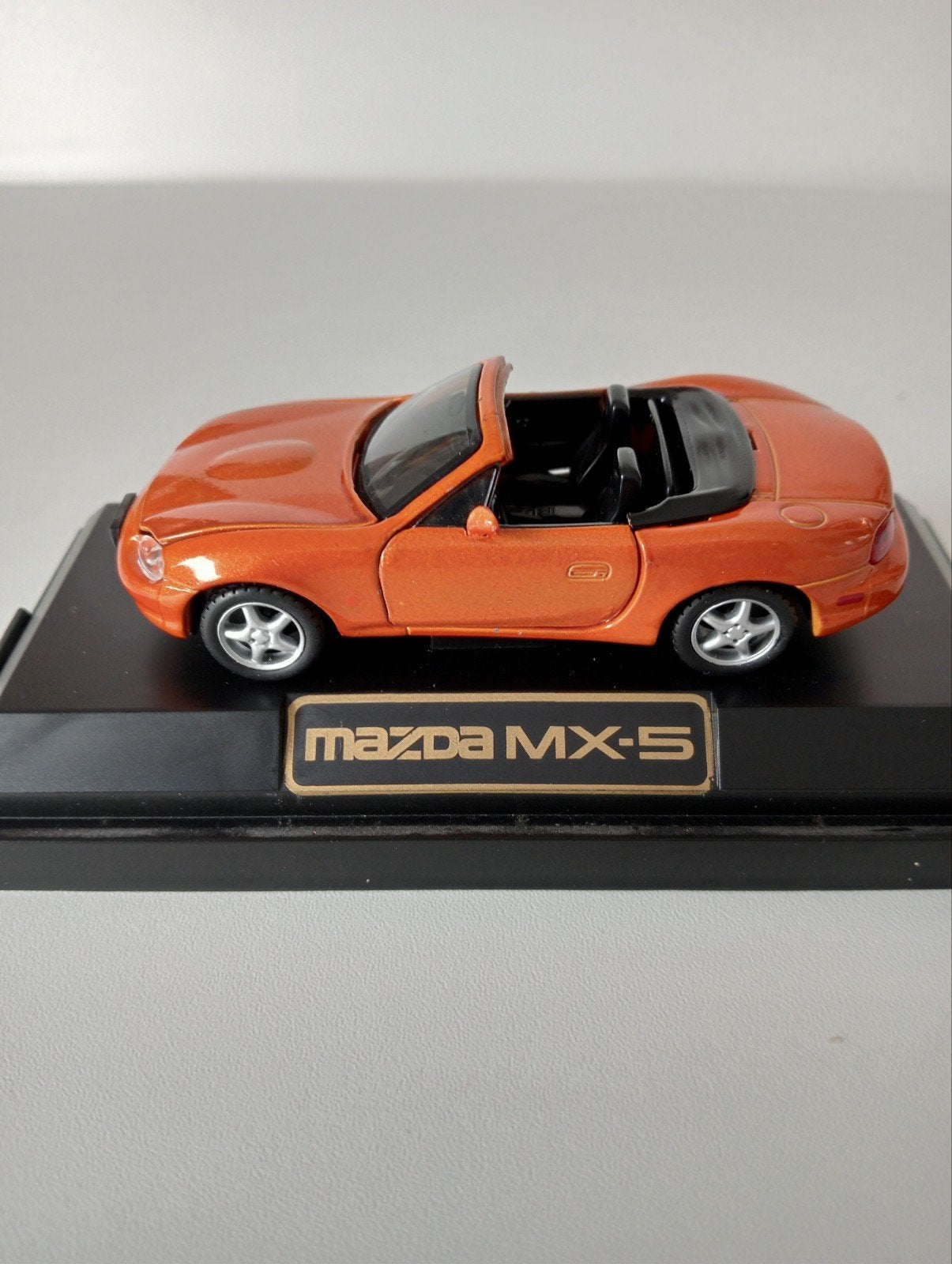 Mazda MX-5 Modelauto Oranje - Gedetailleerd Schaalmodel 1:43, Ophalen of Verzenden, Nieuw, Auto, Overige merken