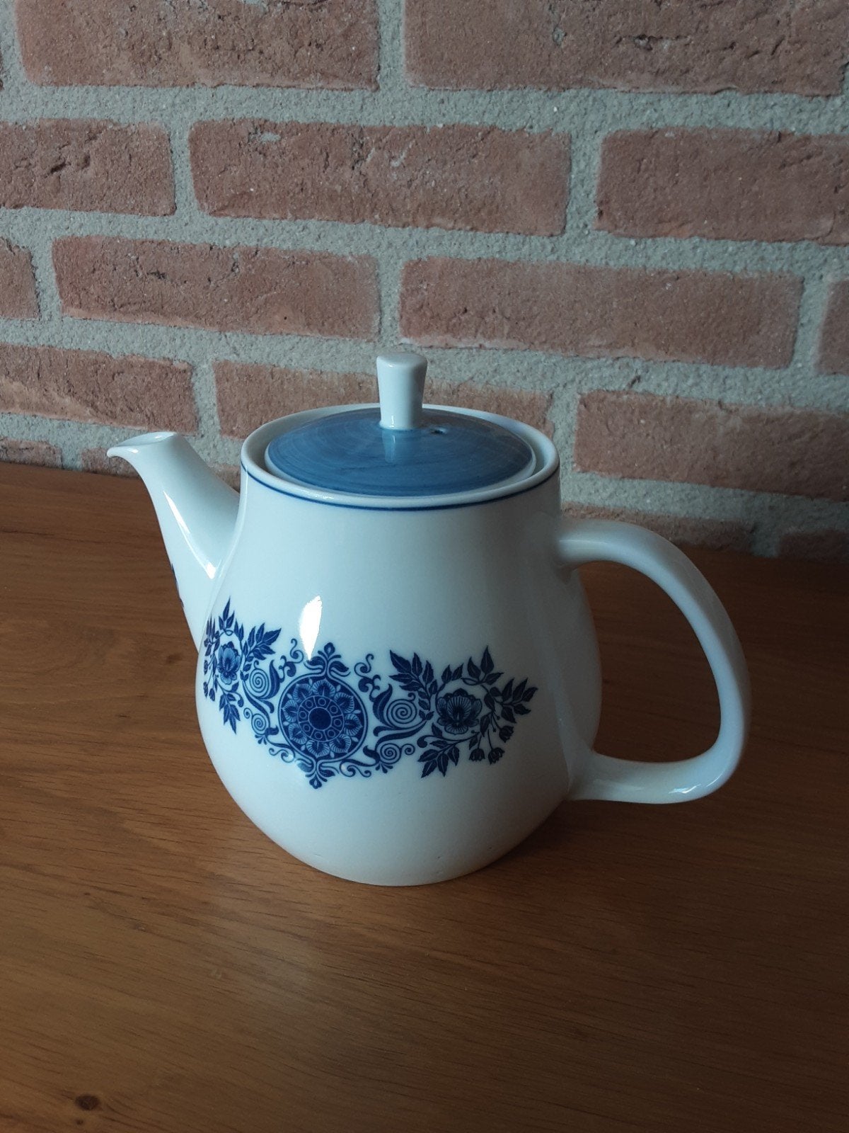 Theepot.    MERK MOSA MAASTRICHT., Antiek en Kunst, Ophalen of Verzenden