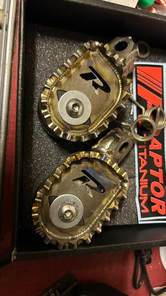Raptor Titanium footrests Husqvarna supermoto, Motoren, Ophalen of Verzenden