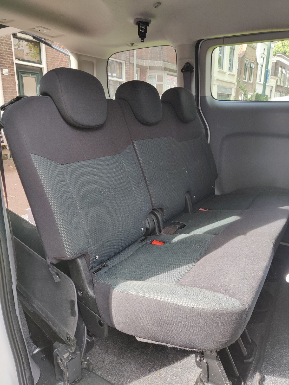 Achterbank Nissan Evalia, Ophalen, Nissan