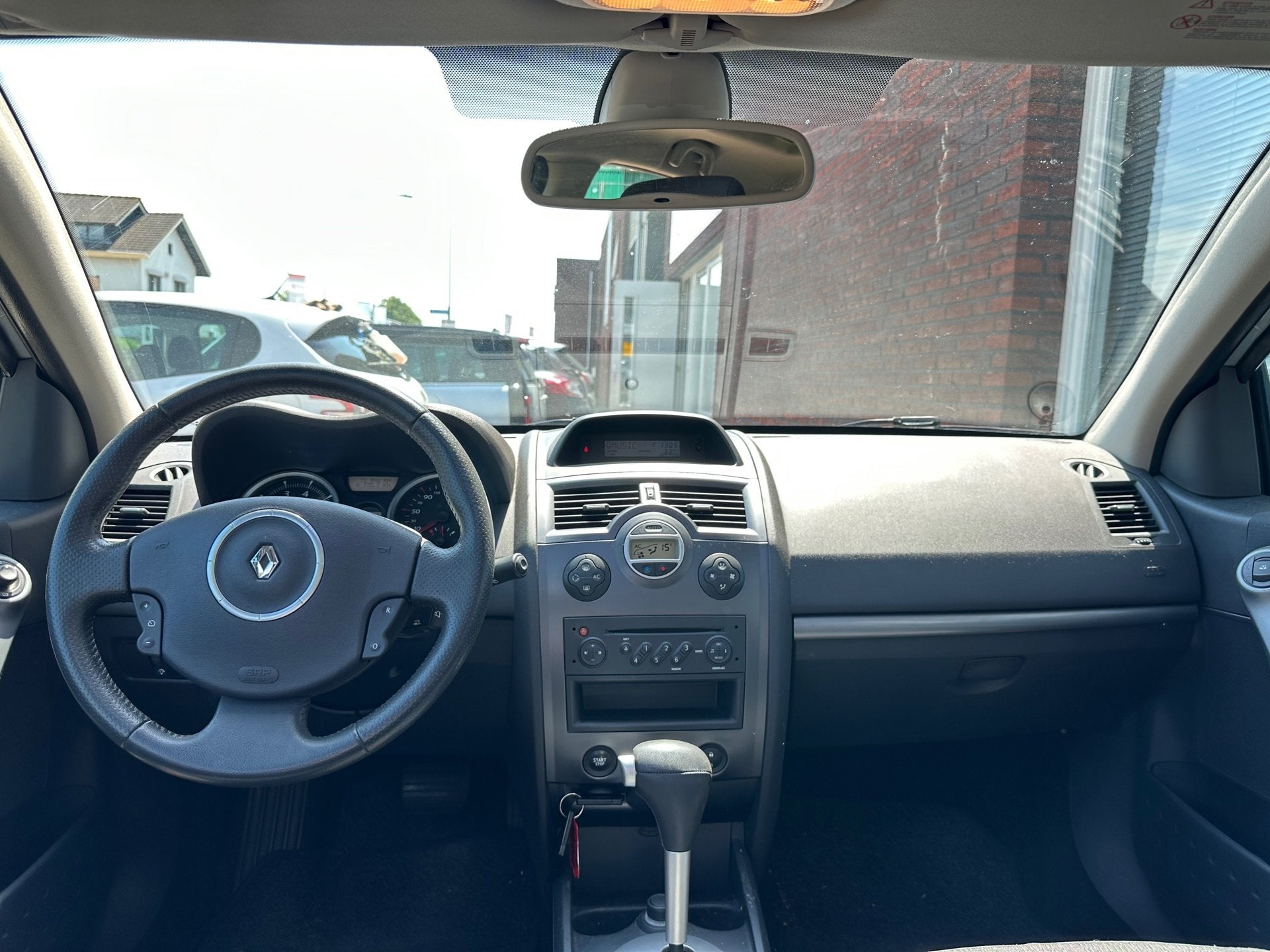Renault Mégane 1.6-16V Tech Line / Schuifdak / PDC / Clima, Auto's, Stof, 4 cilinders, Met garantie (alle), Origineel Nederlands