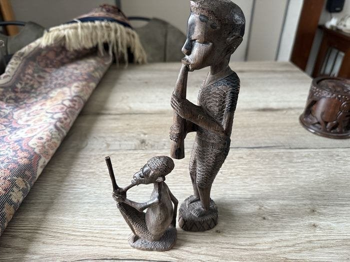 2 Oude Afrikaanse Beeldjes. Muziekspelers., Antiek en Kunst, Kunst | Beelden en Houtsnijwerken, Ophalen of Verzenden, Handgemaakt