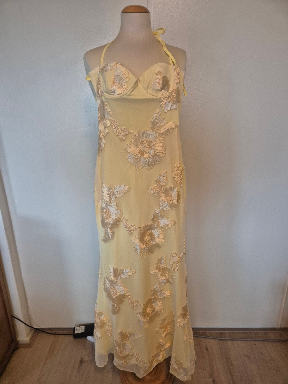 Almond Muse Celeste galajurk, lichtgeel, maxi met corset, Kleding | Dames, Geel, Nieuw, Ophalen of Verzenden, Maat 34 (XS) of kleiner