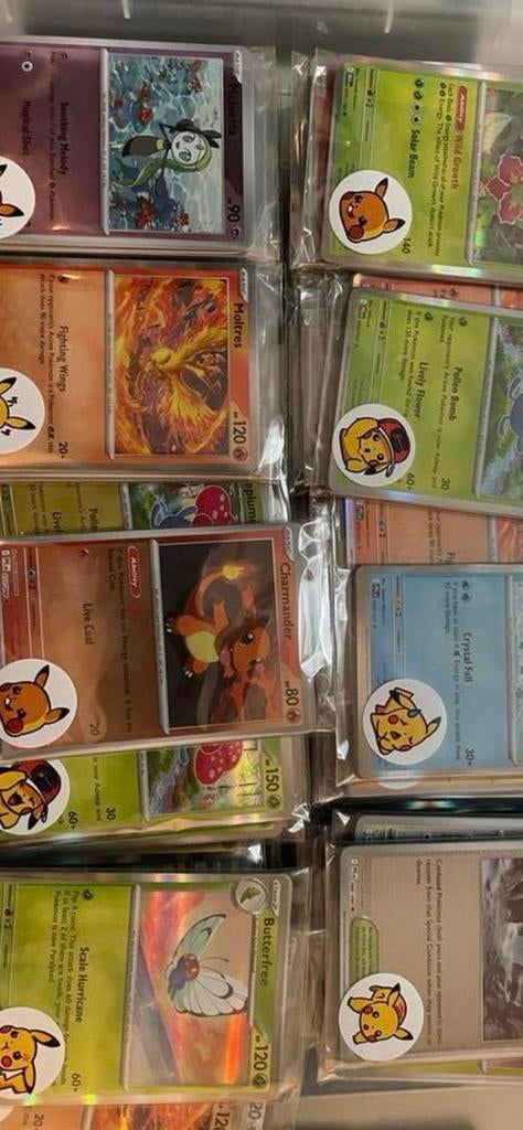 Pokémon Kaartjes - 10 Kaarten per Pakje, Hobby en Vrije tijd, Verzamelkaartspellen | Pokémon, Ophalen of Verzenden, Zo goed als nieuw
