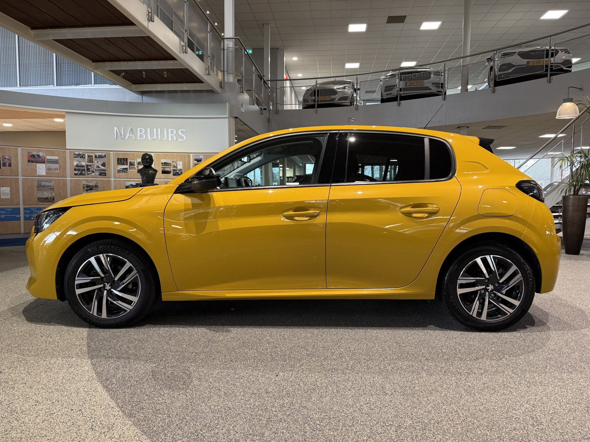 Peugeot 208 1.2 100pk Allure Pack, Achteruitrijcamera, Stoel, Voorwielaandrijving, 12 maanden, Gebruikt, Euro 6