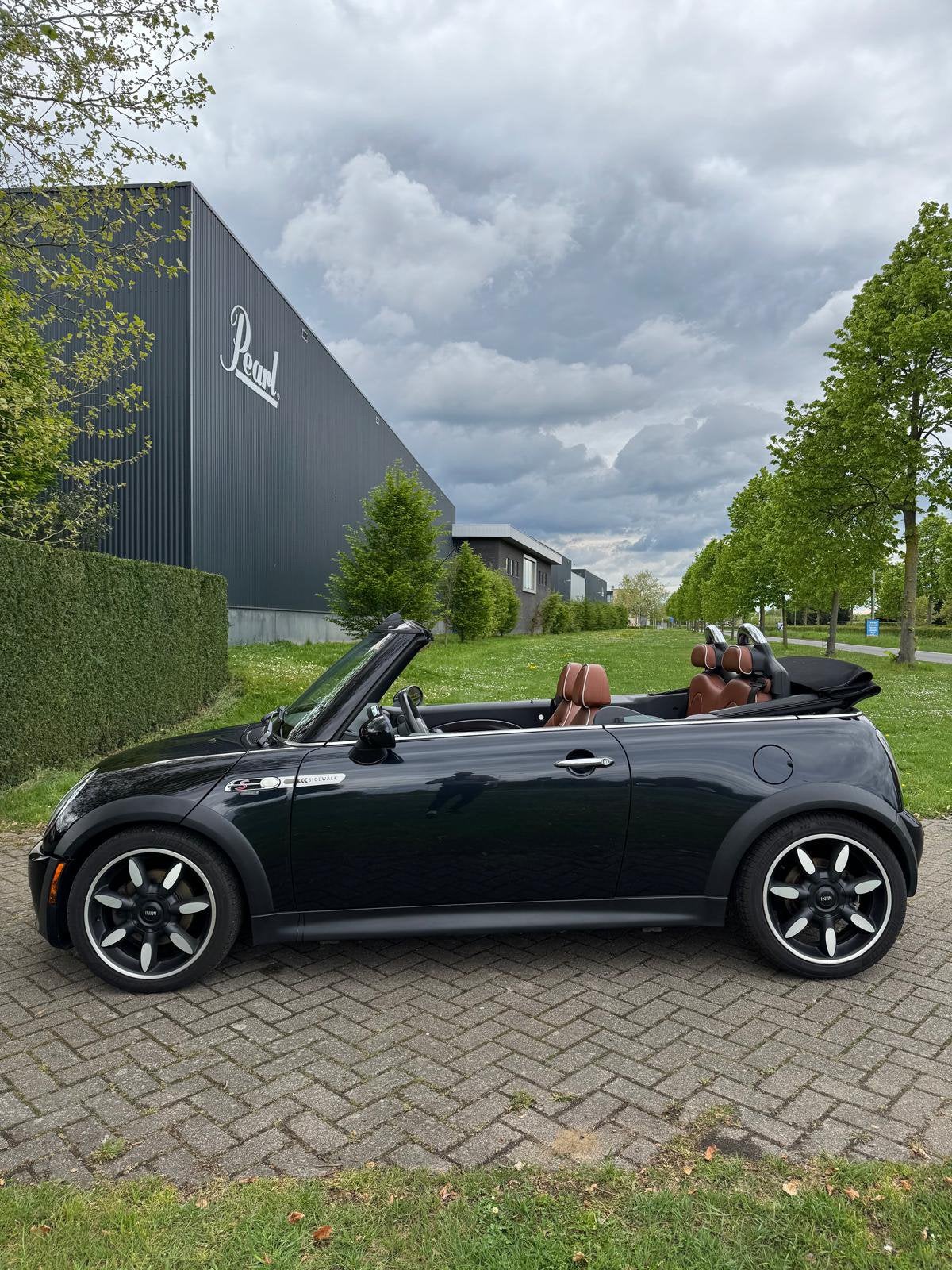 Mini 1.6 16V Cooper S Cabrio 2008 Zwart, Auto's, Voorwielaandrijving, 4 cilinders, Cabriolet, 4 stoelen