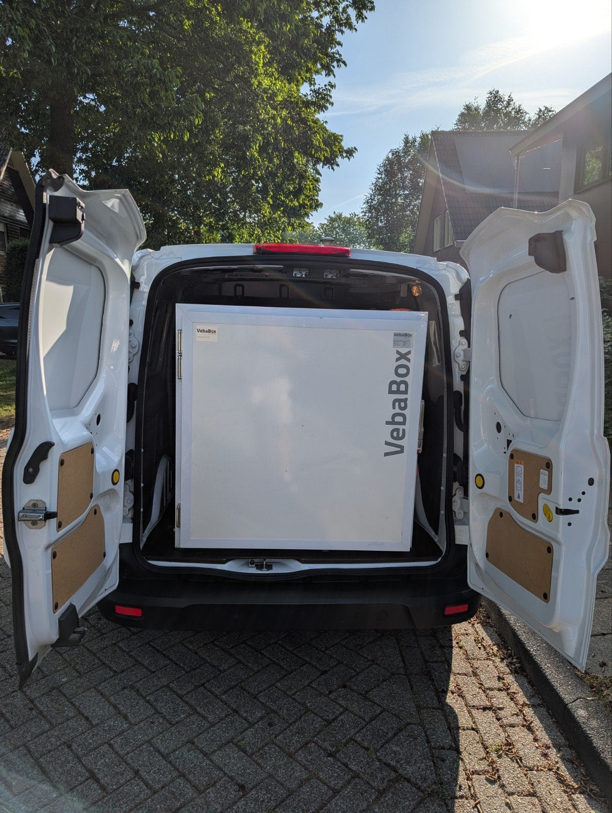 VebaBox koelkast met installatiebeugel - maaltijdbezorging, Witgoed en Apparatuur, 85 tot 120 cm, 60 cm of meer, 100 tot 150 liter