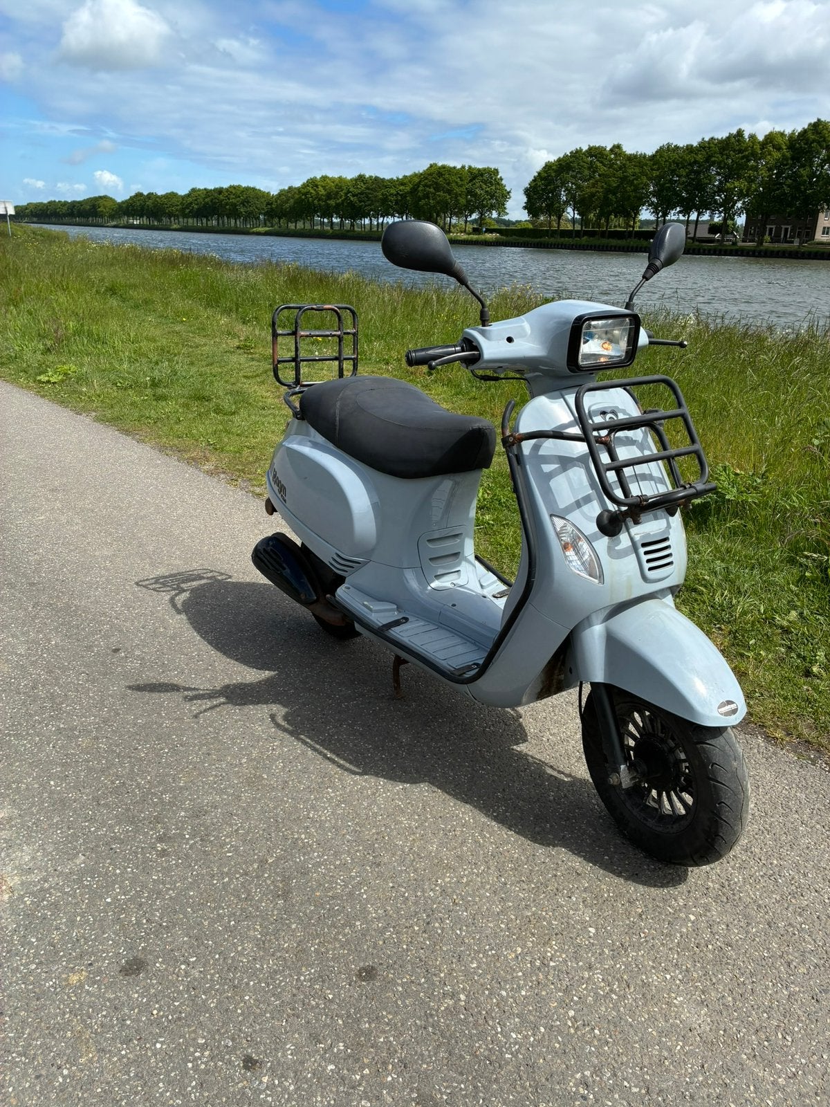 AGM VX50 snorscooter Nardo Grey in goede staat, Ophalen, Zo goed als nieuw, Benzine, 50 cc