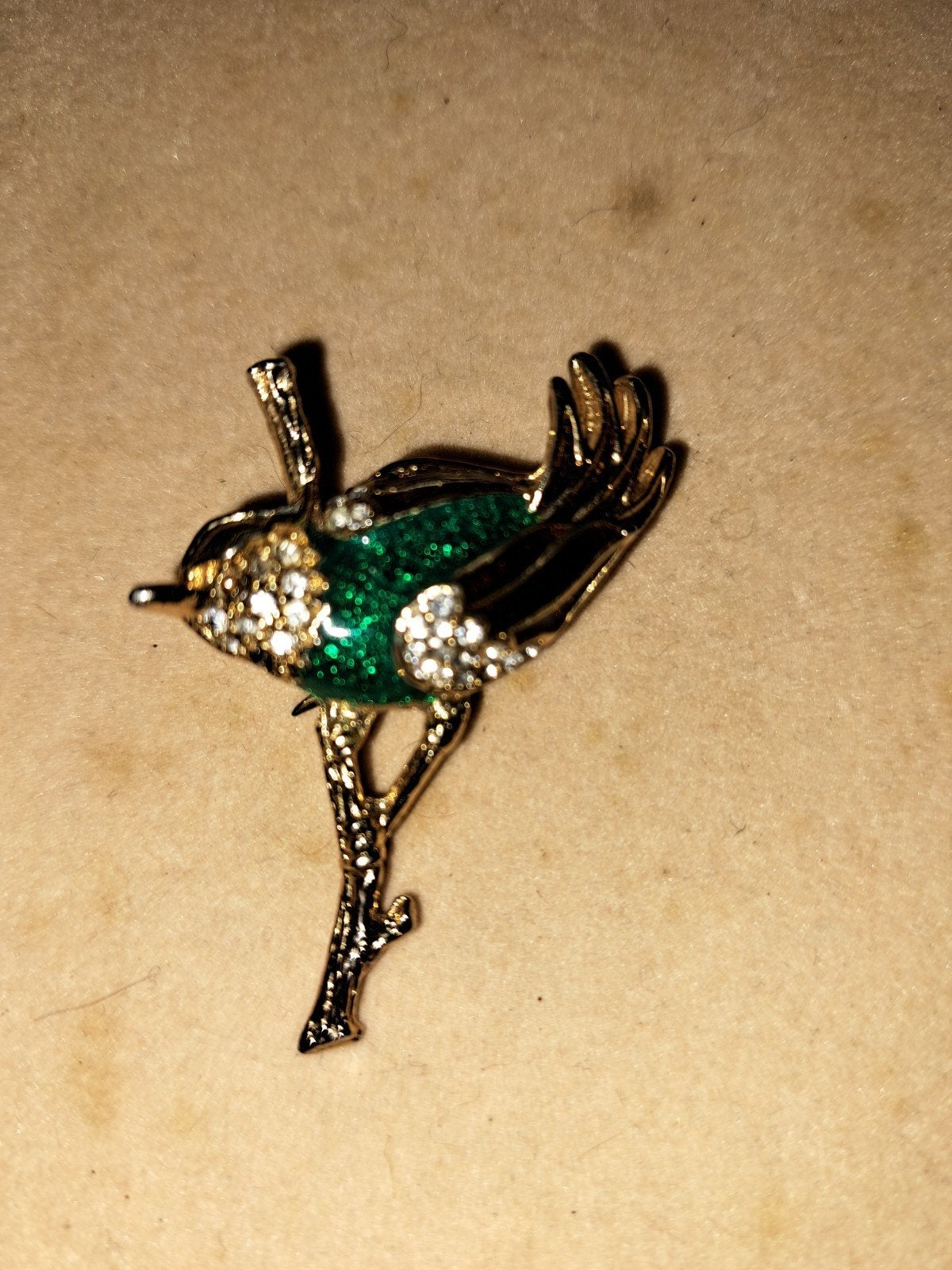 Mooie vogel broche met strass en groene emaille, Overige materialen, 4 tot 7 cm, Ophalen of Verzenden, Zo goed als nieuw