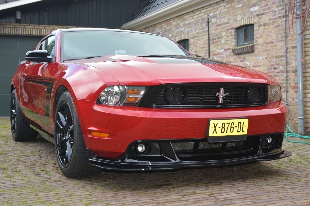 Ford Mustang  V8  2011 Rood, Automaat, 5000 cc, Zwart, Particulier