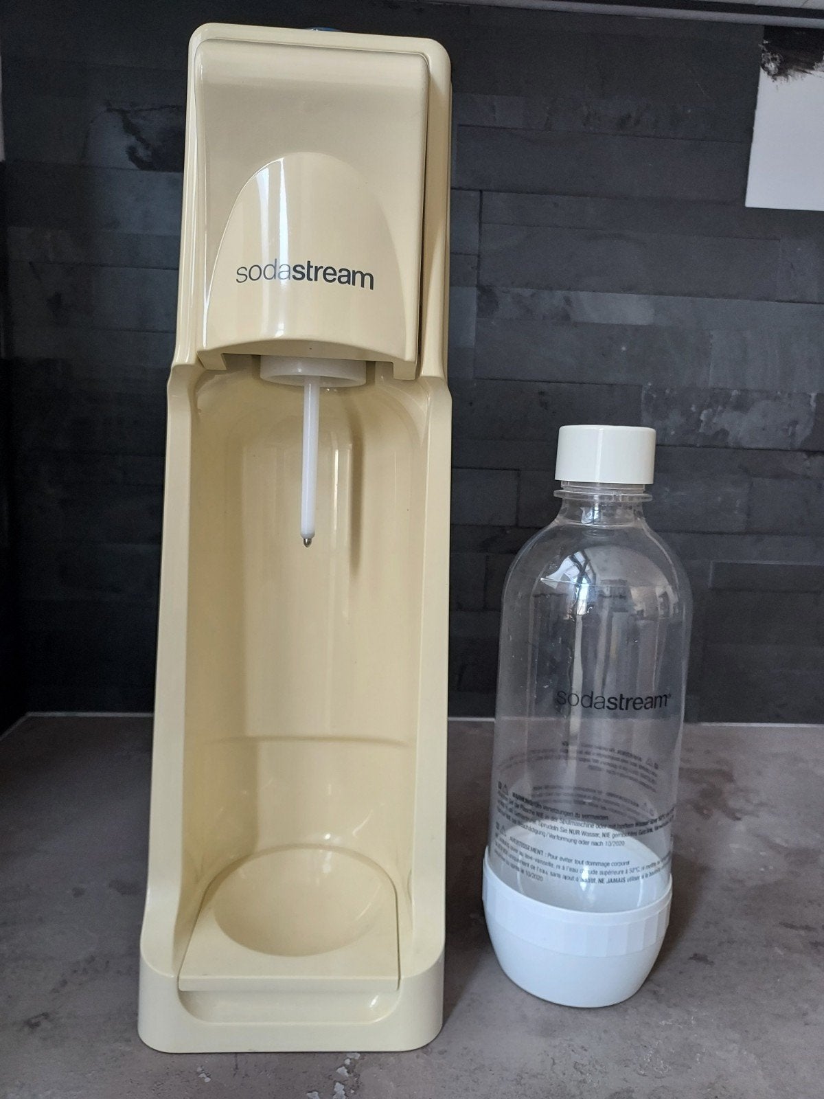 SodaStream bruiswaterapparaat met fles, Witgoed en Apparatuur, Ophalen of Verzenden, Gebruikt