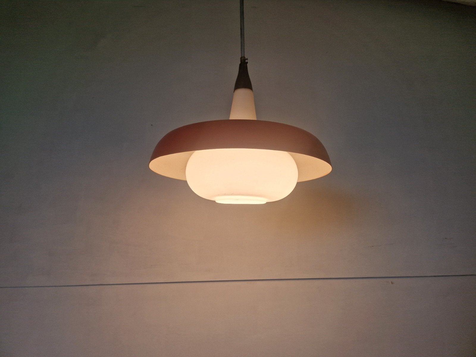 Vintage opaline design hanglamp rood wit., Onbekend, Ophalen of Verzenden, Onbekend, Onbekend