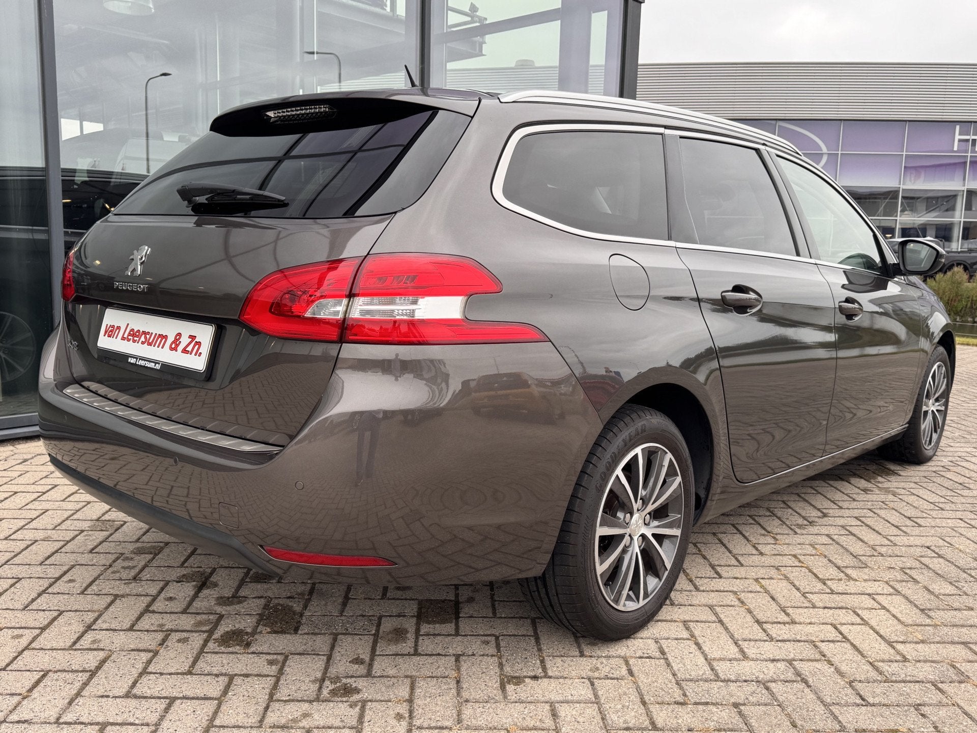 Peugeot 308 SW 1.2 Allure | Automaat | Pano | Leder | Stoelv, Auto's, Gebruikt, 1199 cc, 635 kg, 3 cilinders