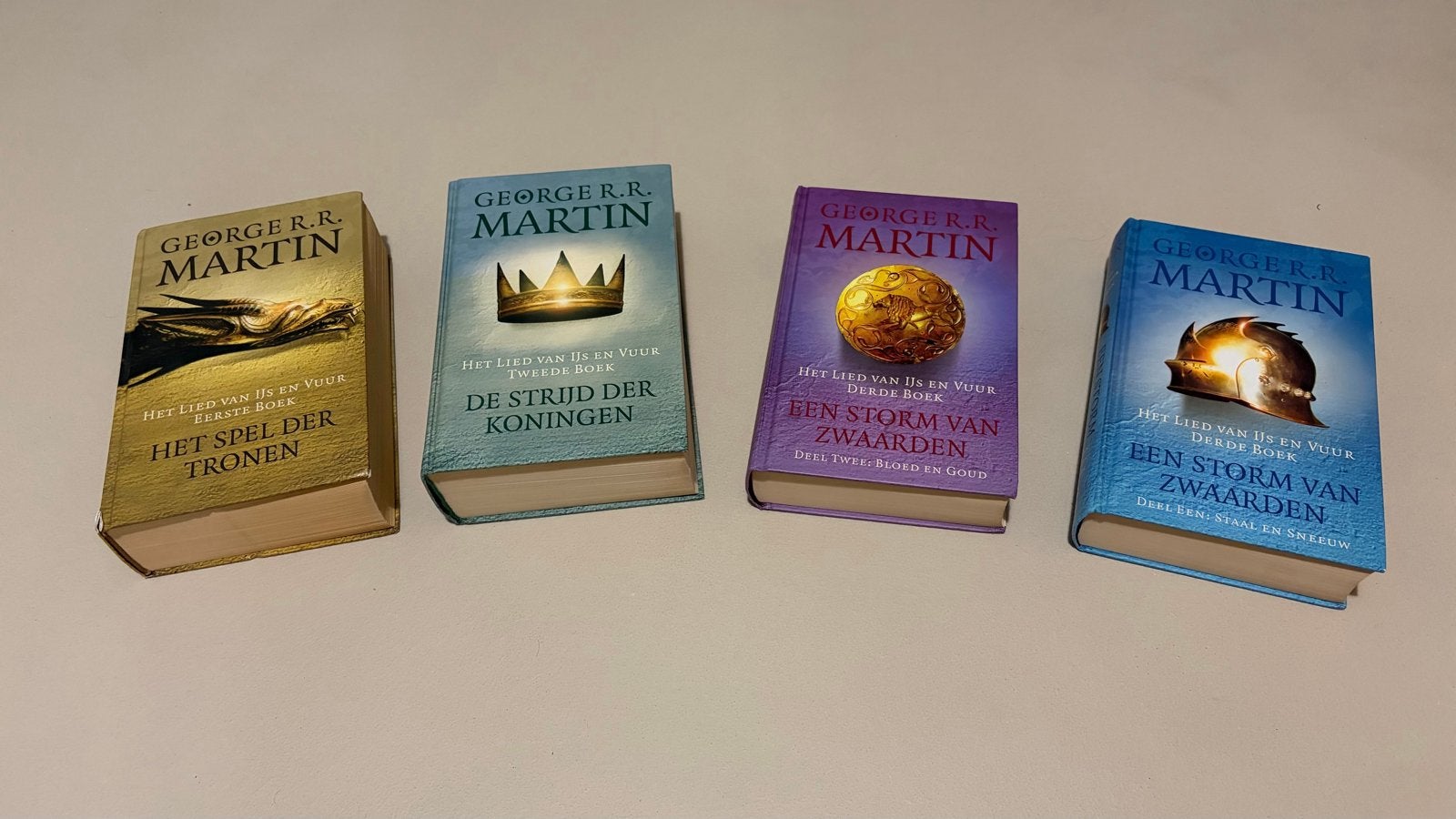 Game of Thrones boekenreeks (deel 1-4) - Nederlandstalig, Boeken, Ophalen of Verzenden, Gelezen