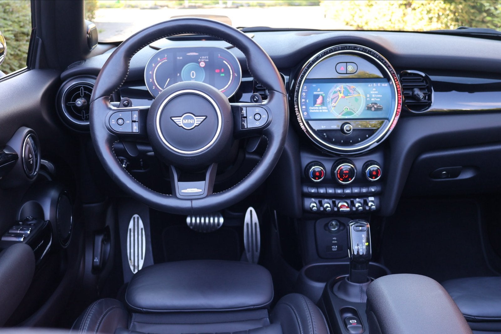 Foto 4 van Mini Cabrio 231pk JohnCooperWorks |2de eig.|LEER|Camera|19”