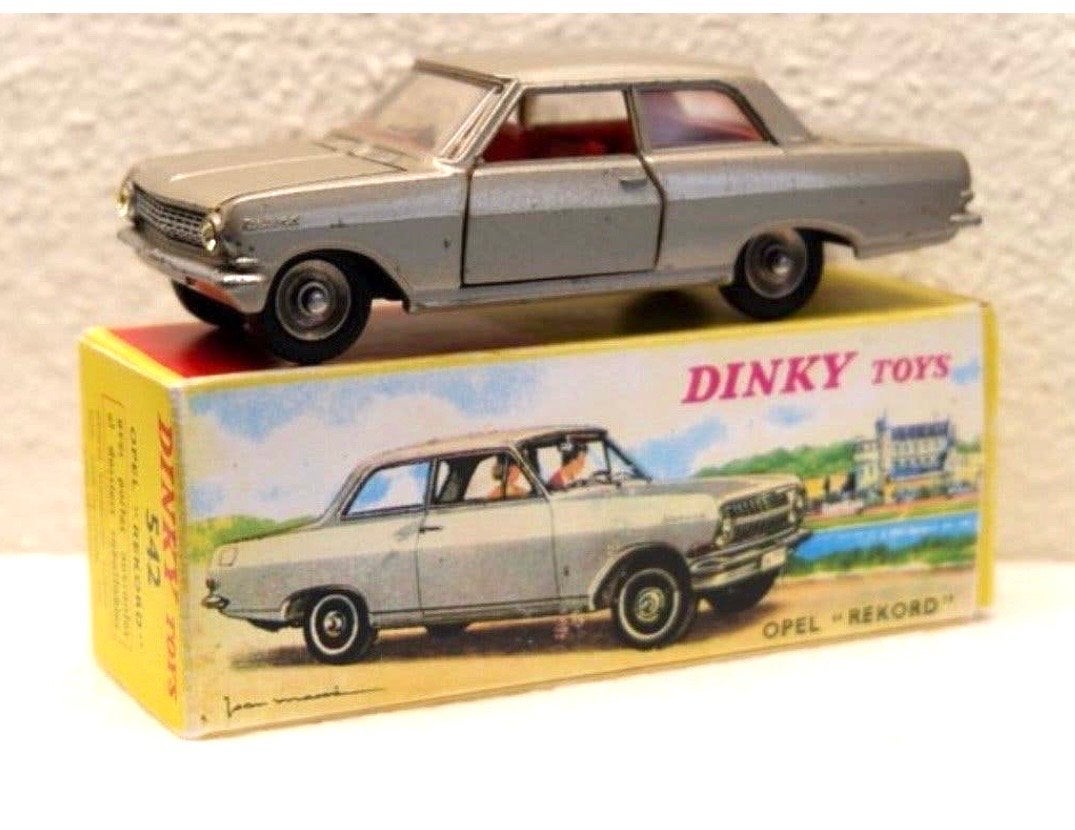 Dinky Toys 542 Opel Rekord met repro doos, Ophalen of Verzenden, Gebruikt, Auto, Dinky Toys