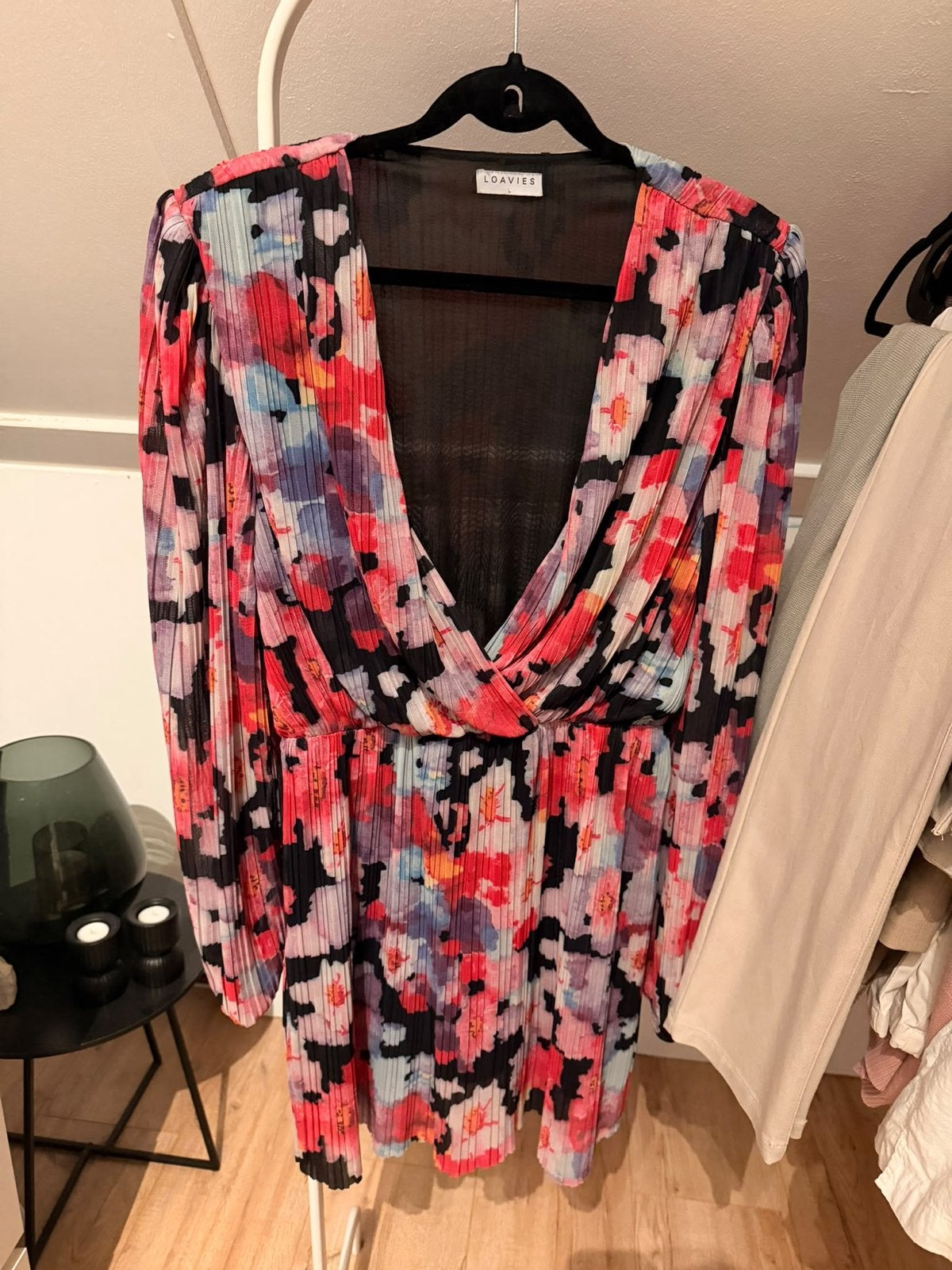 Loavies jurk met bloemenprint en V-hals, Maat 42/44 (L), Zo goed als nieuw, Boven de knie, Meerkleurig