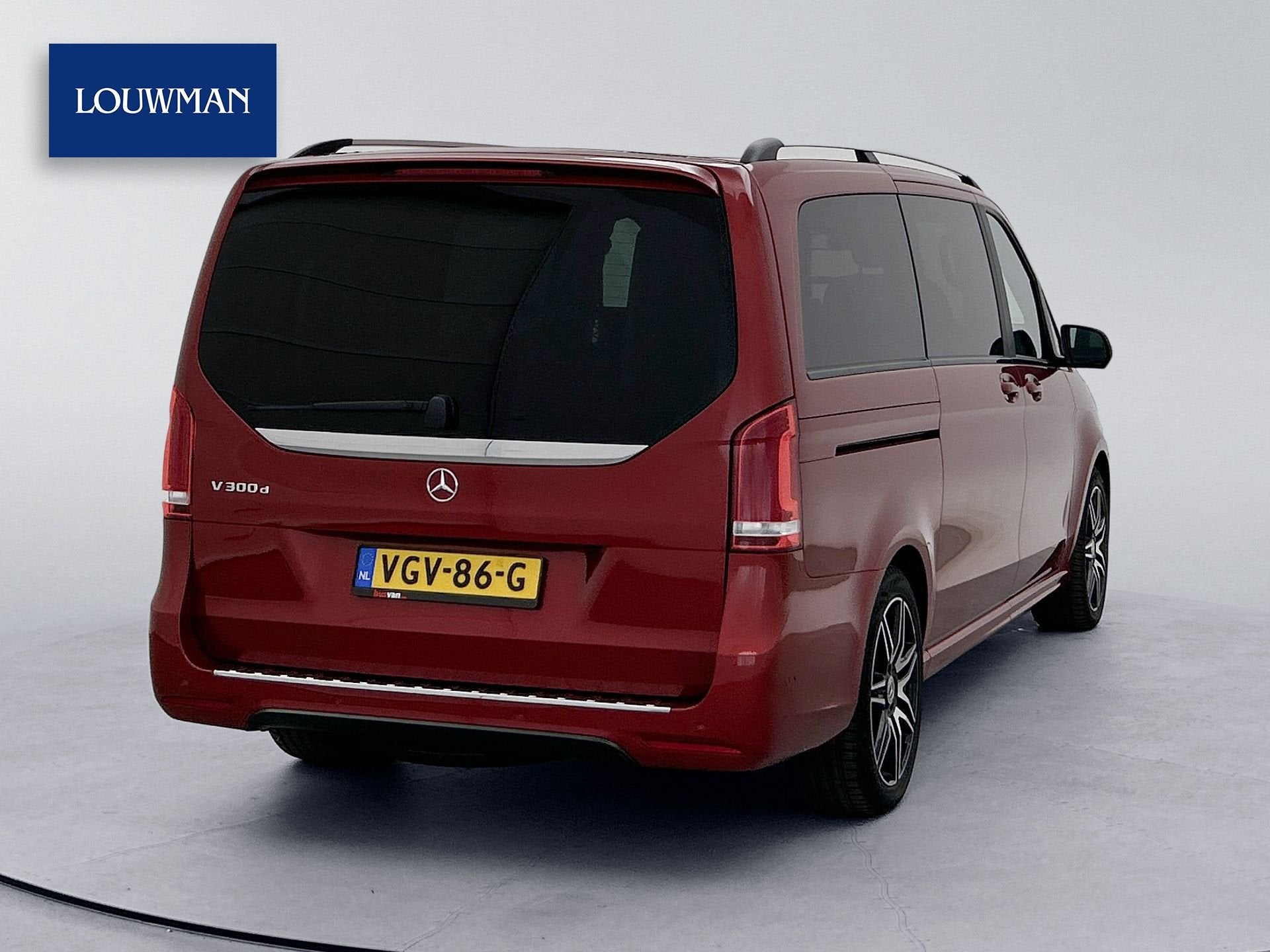 Mercedes-Benz V-Klasse 300d Lang Avantgarde Edition AMG line, Automaat, Gebruikt, 4 cilinders, Met garantie (alle)