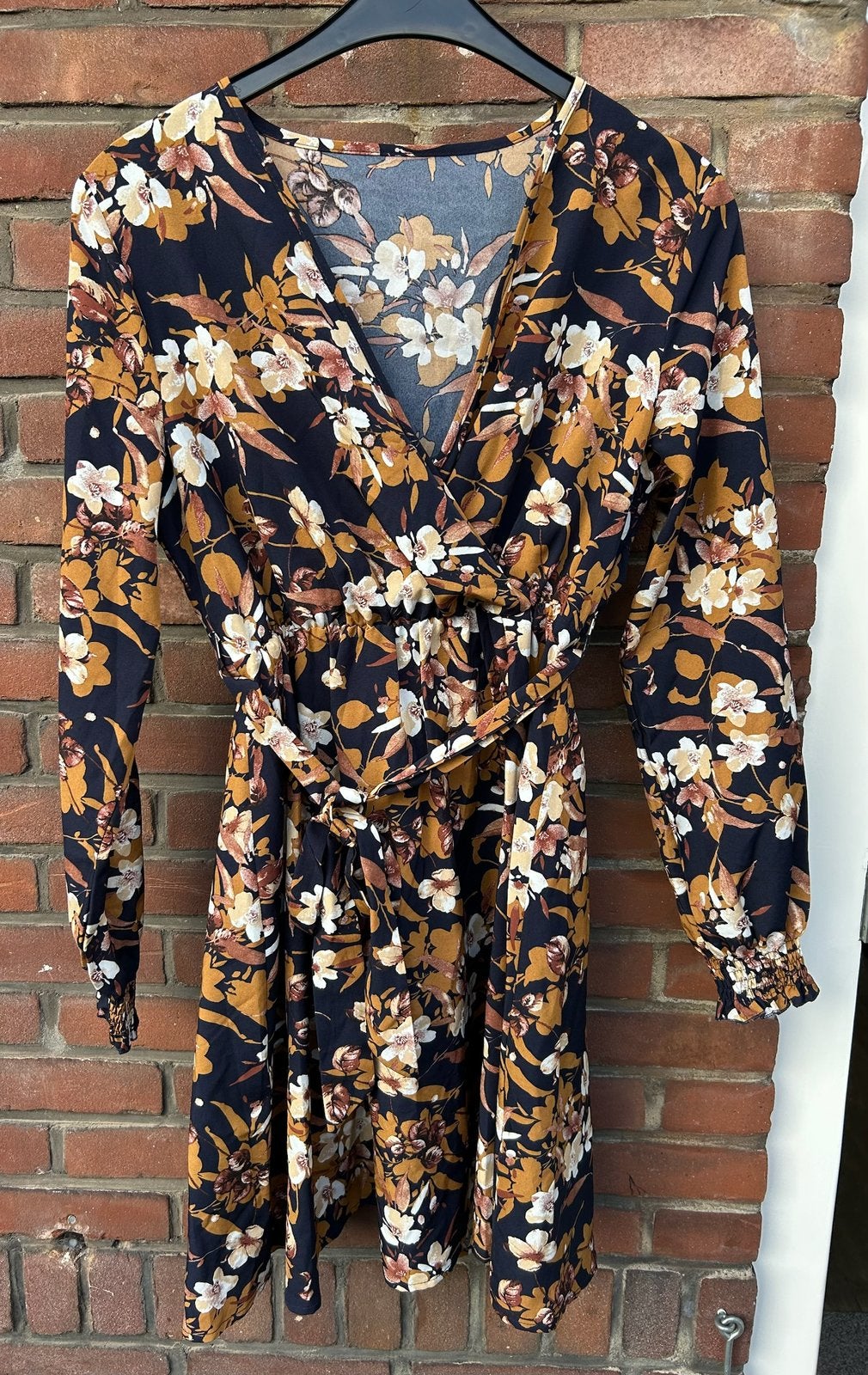 Jurk met bloemenprint maat L, Blauw, Maat 42/44 (L), Ophalen of Verzenden, Zo goed als nieuw