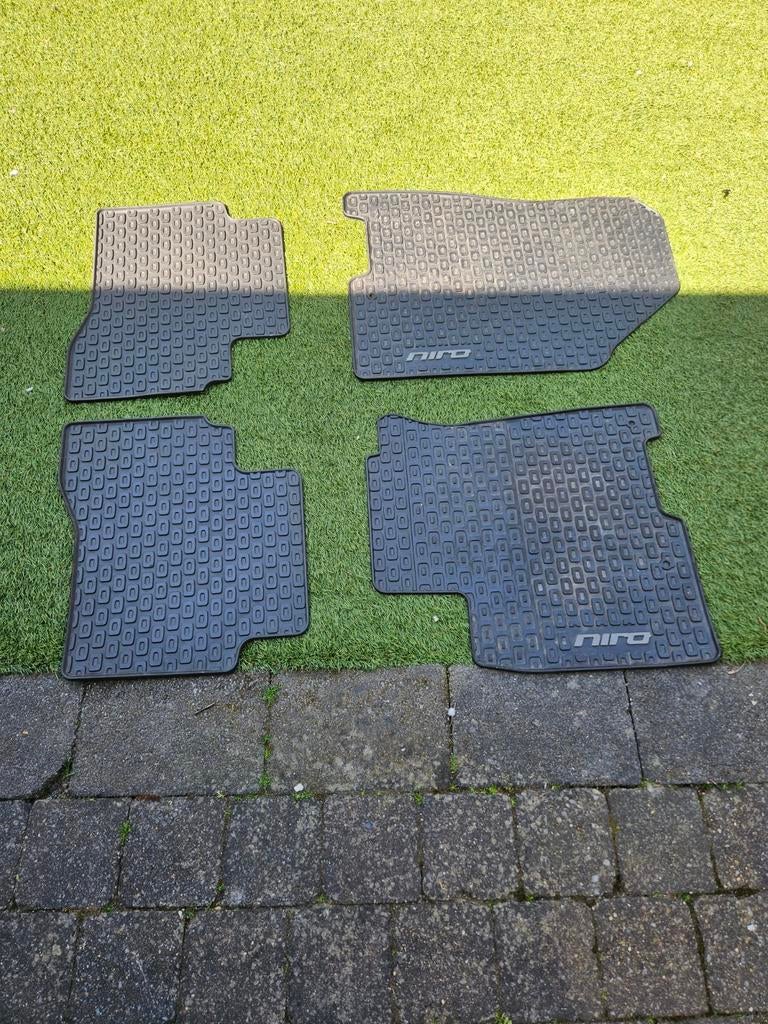 Rubber automatten set Kia Niro, Ophalen